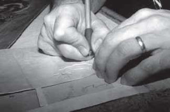 Agustín Aguirre dibujando