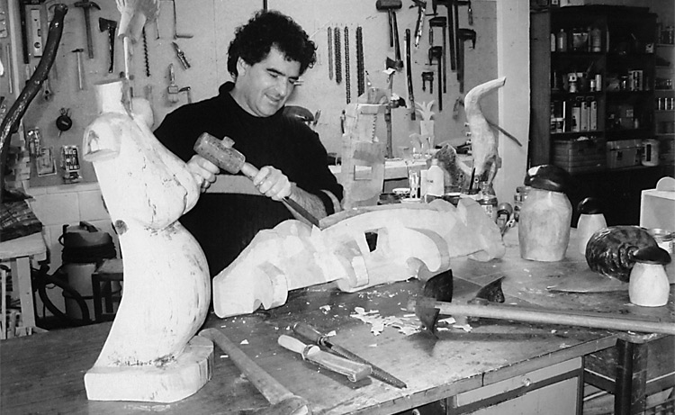 Artista-eskultorea uztarri bat egiten