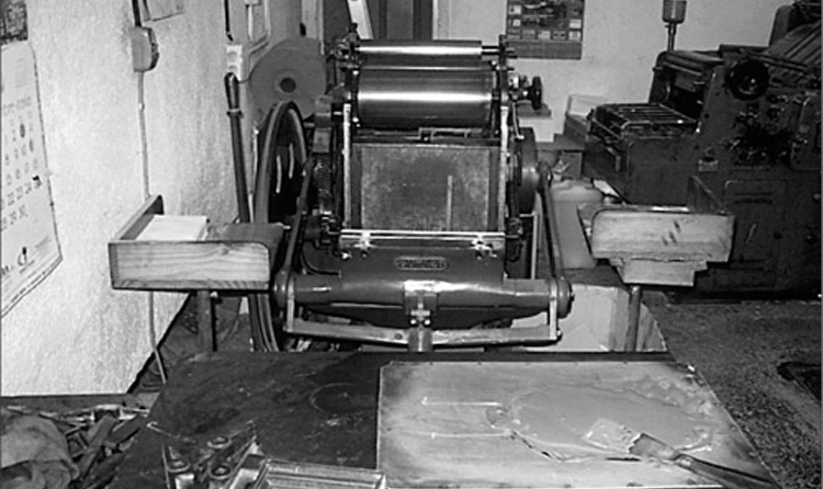 Inprimatzeko makina tradizionala