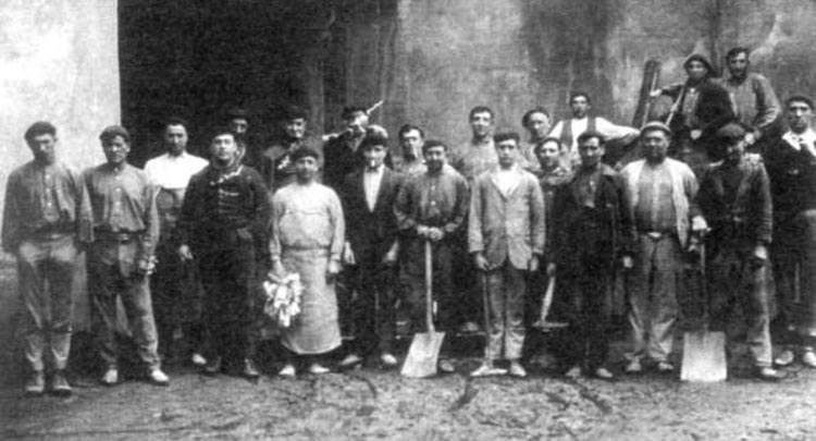 Trabajadores de la fábrica de cemento
