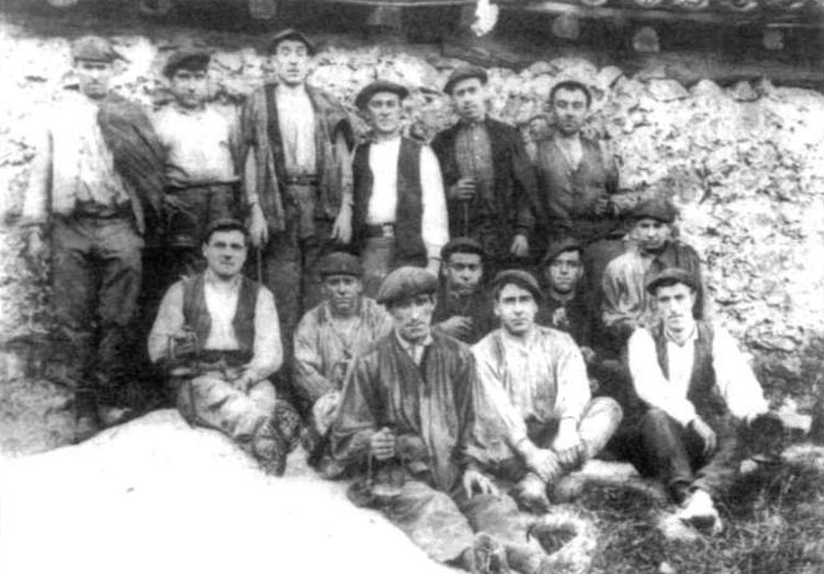 Trabajadores de las minas de lignito de Aizarna