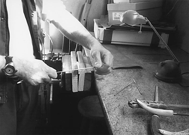 Fase del proceso de construcción de un cuchillo