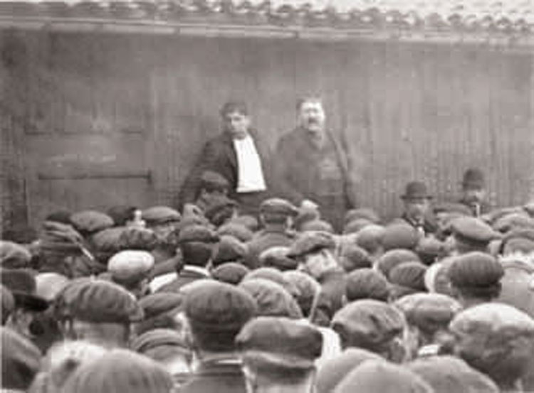 Mitin para la huelga de estibadores del puerto de Bayona