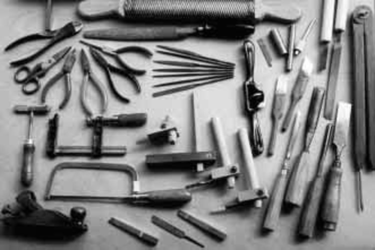 Algunas herramientas utilizadas por los modelistas navales.