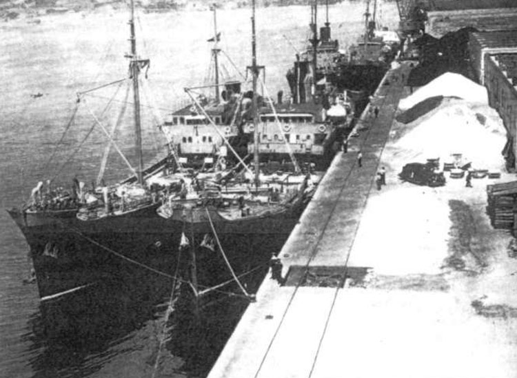 Lau bakailao itsasontzi