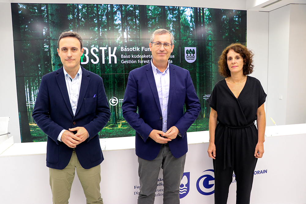 Gipuzkoa apuesta por dar “un salto cualitativo” en la gestión forestal sostenible con Basotik...
