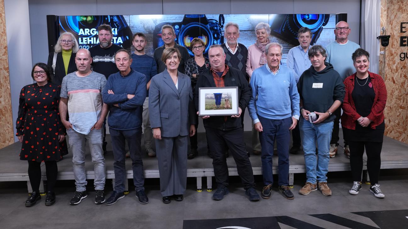 Joserra Txintxurreta oñatiarrak irabazi du Aldundiaren 2026ko egutegiko lehiaketa, Gipuzkoako artzaintza omenduz