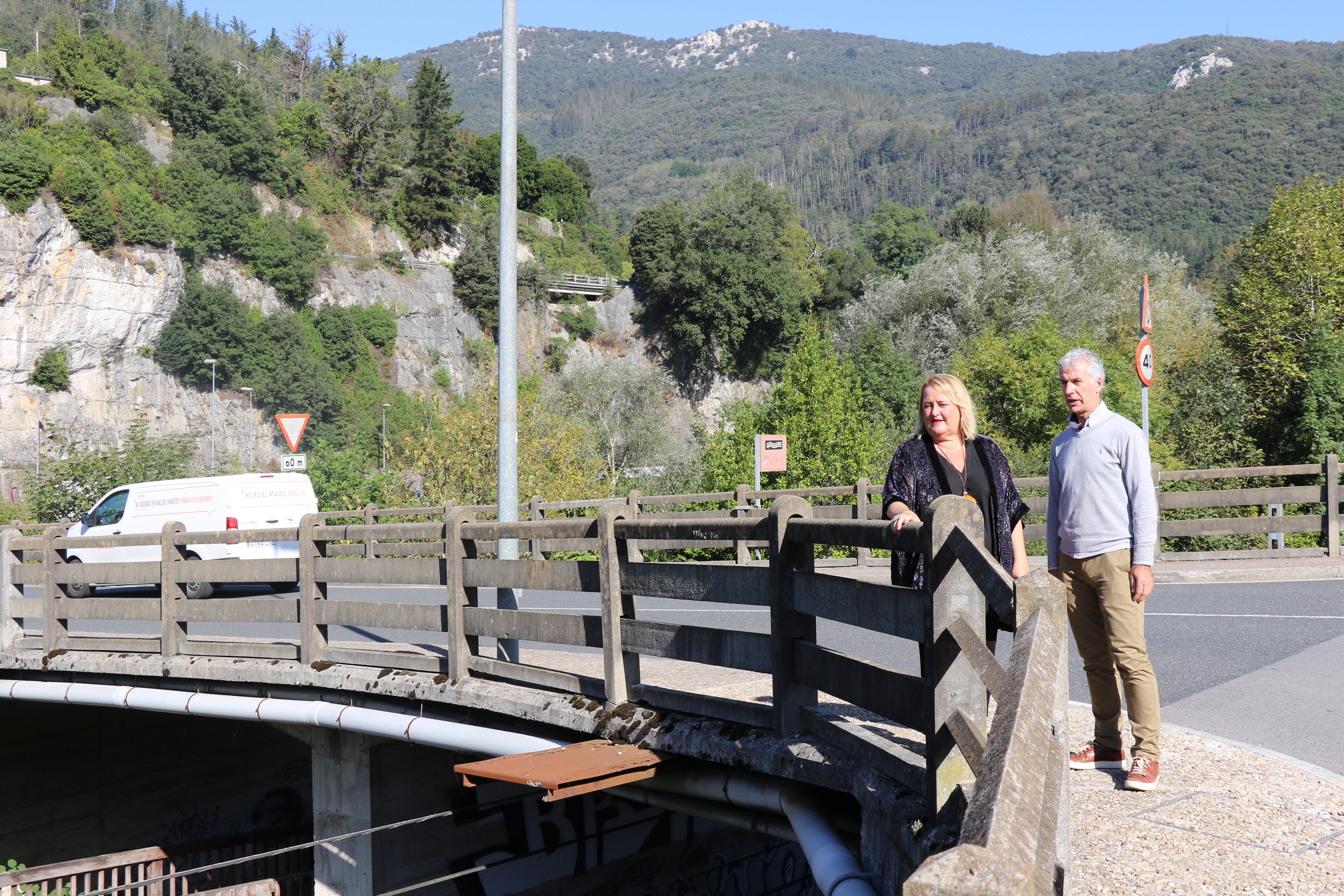 La Diputación Foral de Gipuzkoa renovará totalmente el puente de acceso a Mendaro...
