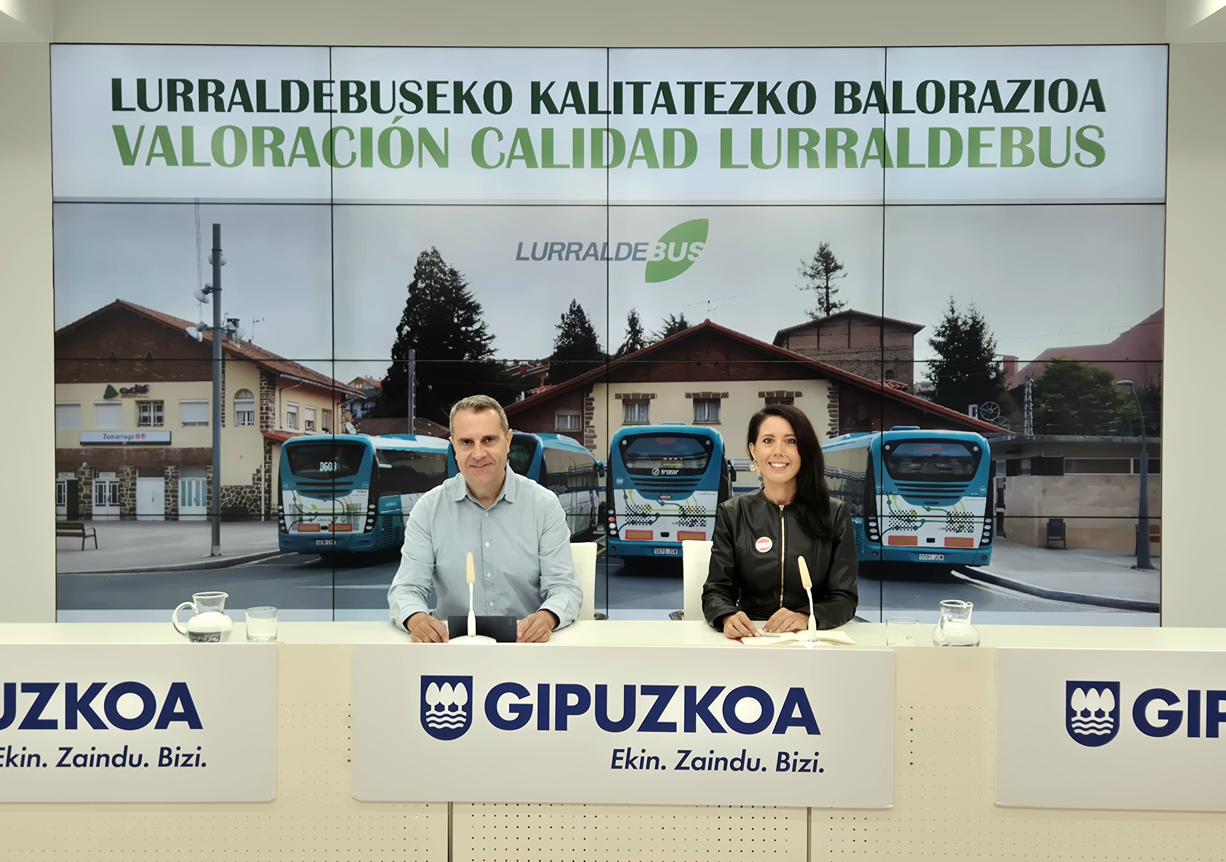 La diputada Azahara Domínguez y el director Fernando Prieto