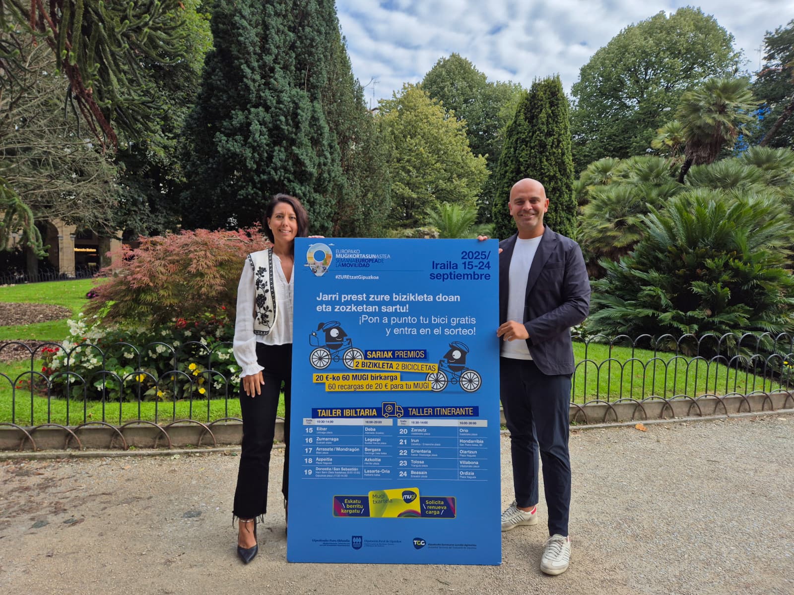 La diputada Azahara Domínguez y el concejal Iñigo García han presentado la Semana de la Movilidad