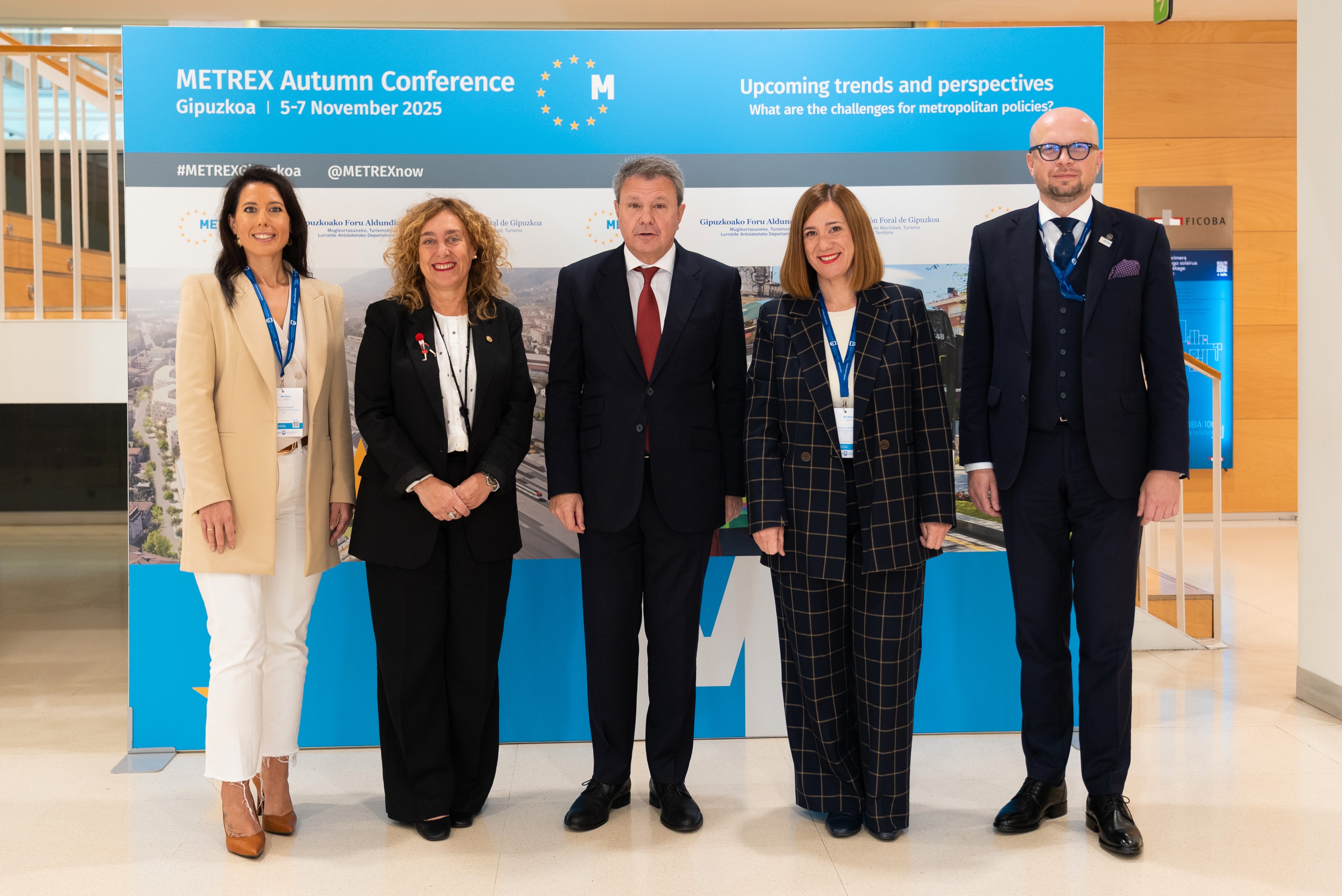 Azahara Domínguez, Susana García Chueca, José Antonio Santano y Cristina Laborda...