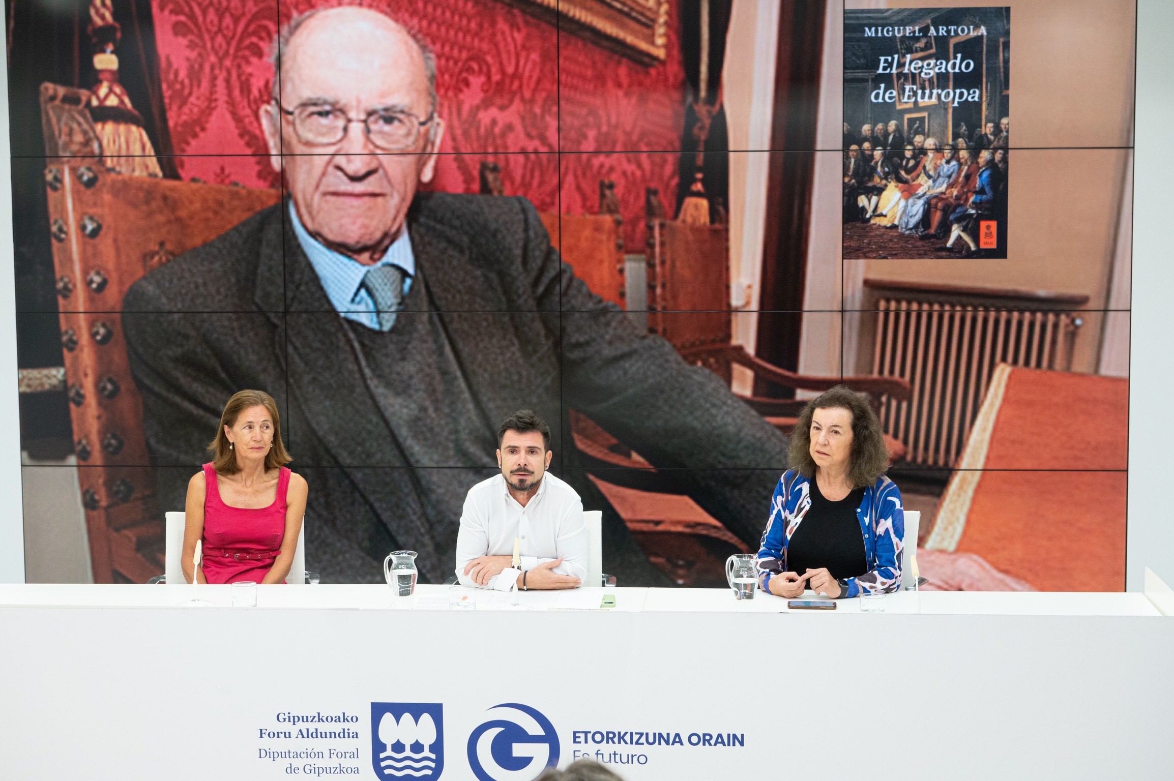 El departamento de Cultura presenta la Beca de investigación Miguel Artola Gallego...