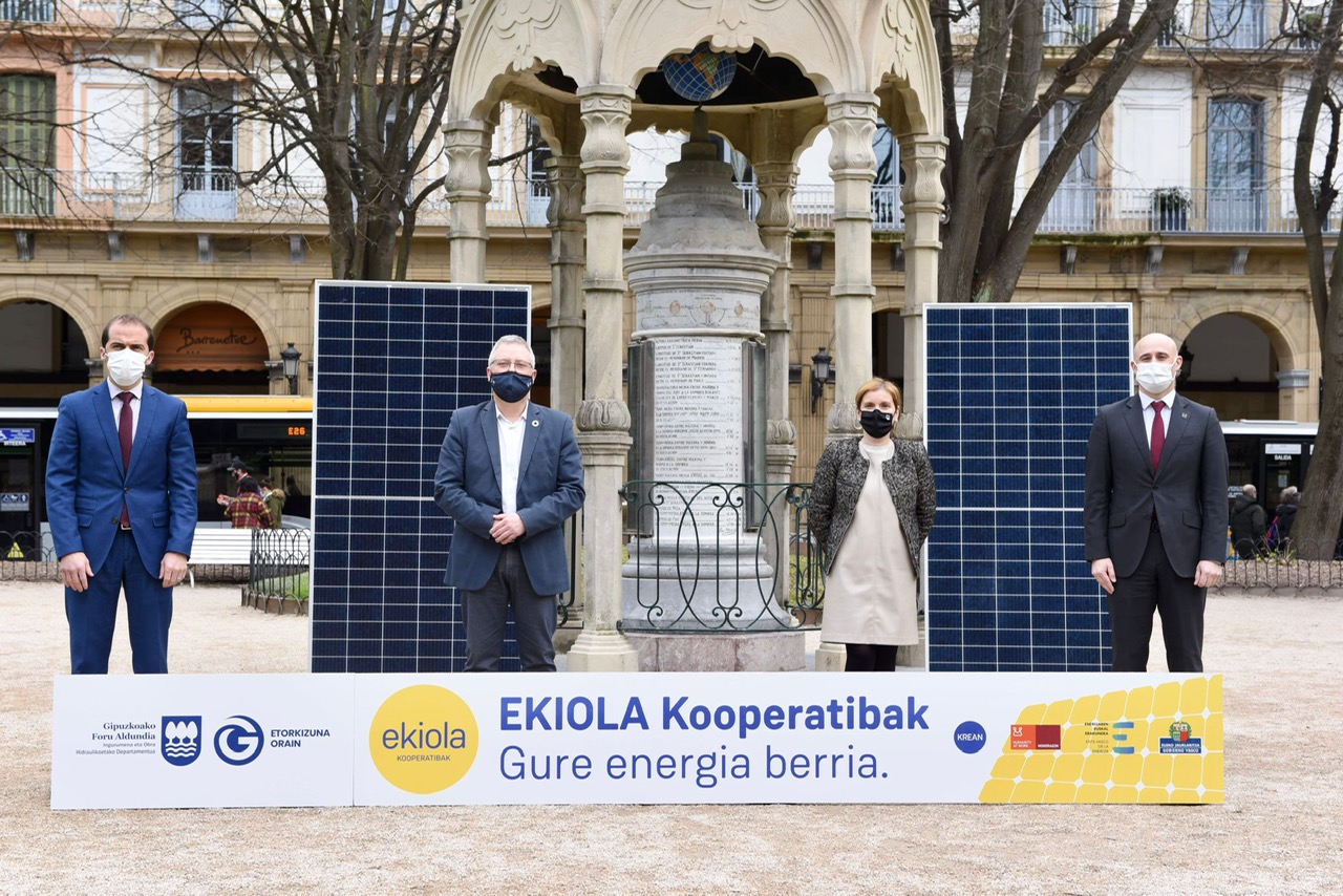 Gipuzkoa impulsa las cooperativas ciudadanas para generar energía solar a través de Ekiola...