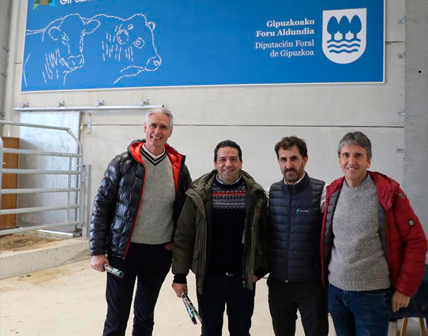 La Diputación pone en marcha un programa pionero para garantizar la salud del ganado...