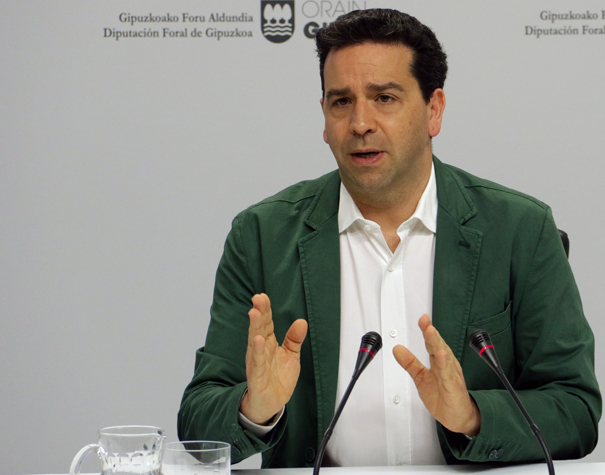 La Diputación muestra su satisfacción por el aval del Constitucional al blindaje del Concierto Económico vasco...