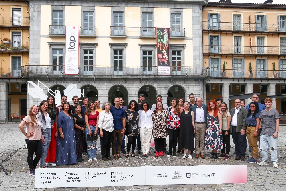 Foto de 
 Más de 140 coristas cantarán por la Paz en Tolosa