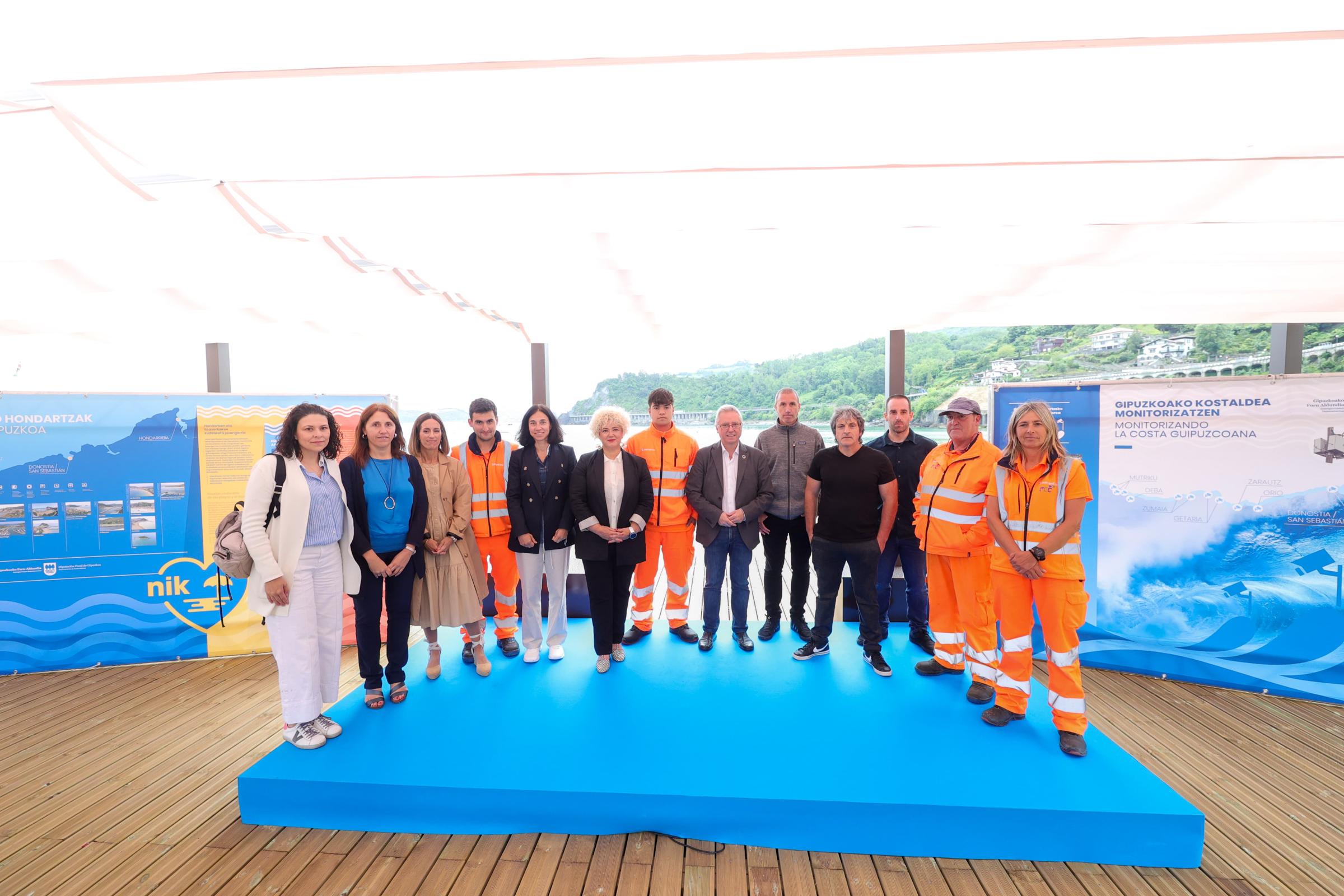 Gipuzkoa abre la temporada de playas con la campaña “súbete a la ola” por un litoral sin residuos