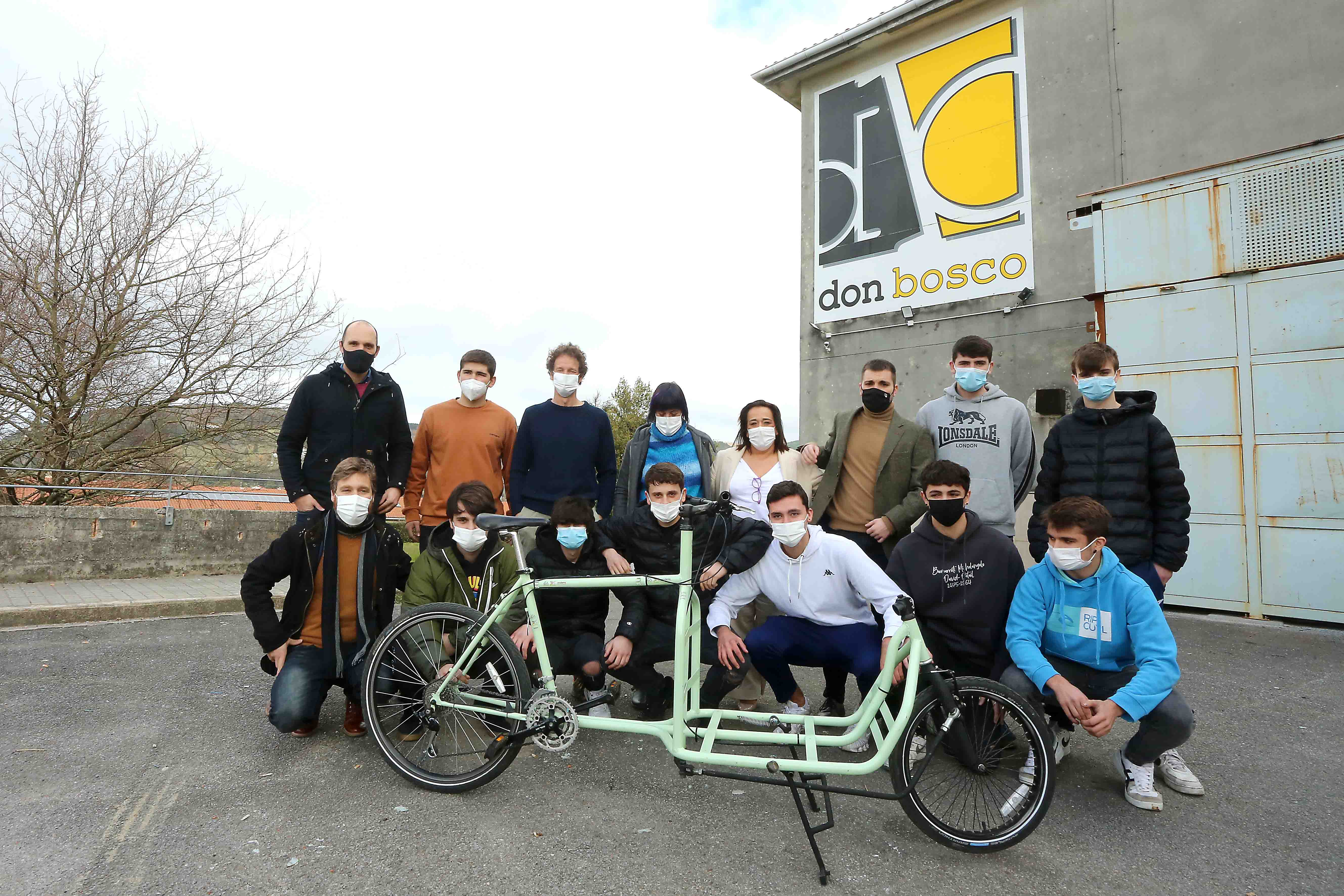 Movilidad presenta una nueva bicicleta cargo diseñada por el alumnado de Don Bosco que nace para fomentar el reparto de mercancías en bicicleta