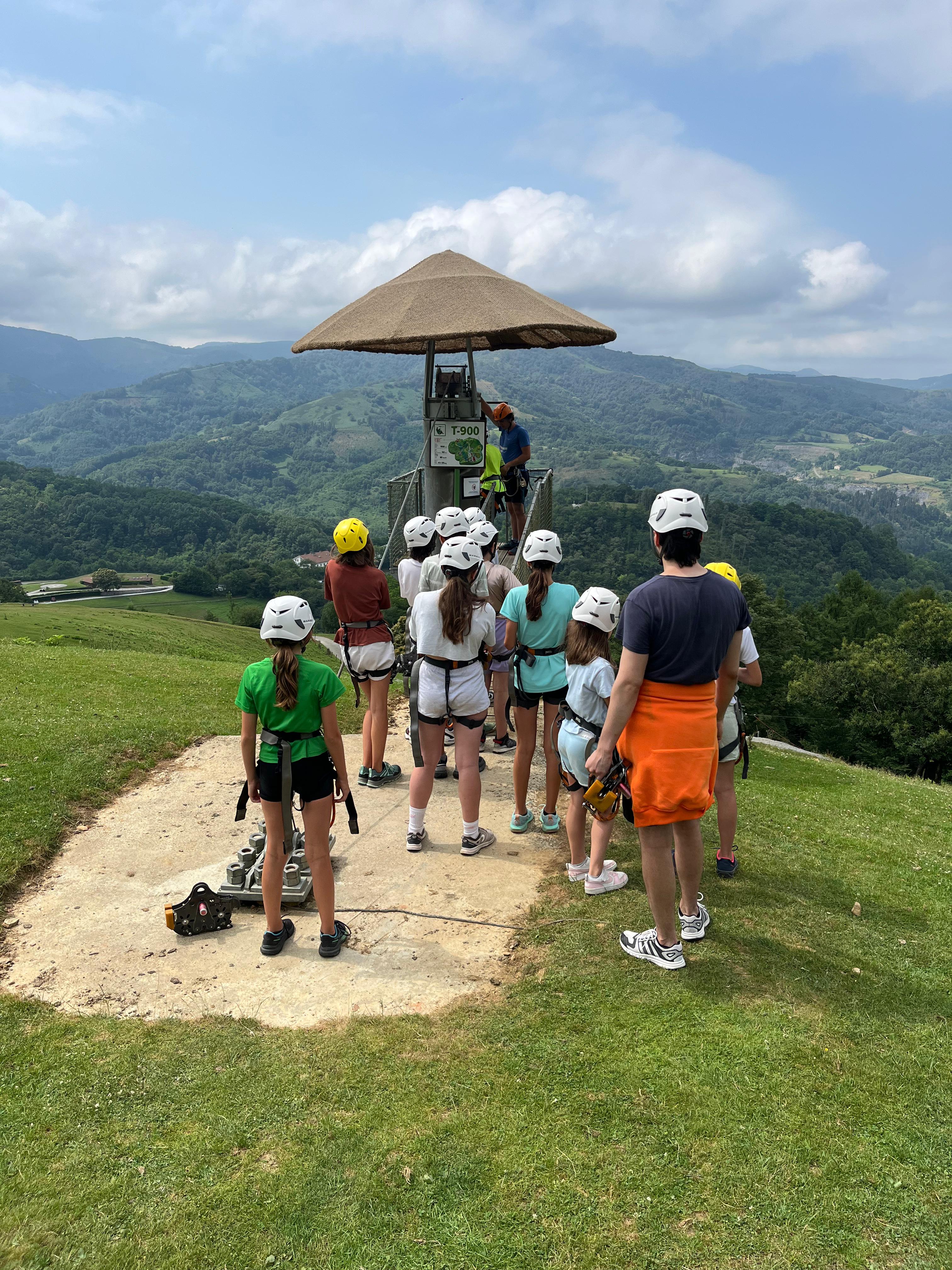 ¡Hoy hemos realizado juegos de reto, trabajando la agilidad y la inteligencia de cada uno!