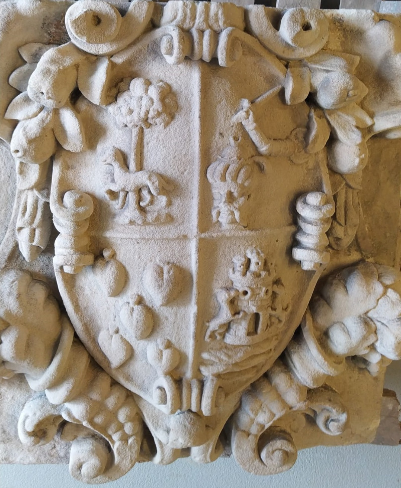 Escudo del palacio Galatras (Pasai Donibane)