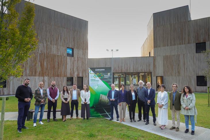 Jasangarritasun Departamentuak beste bultzada bat  eman die energia komunitateei biltegiratze eta  mugikortasun elektriko partekatuaren bitartez