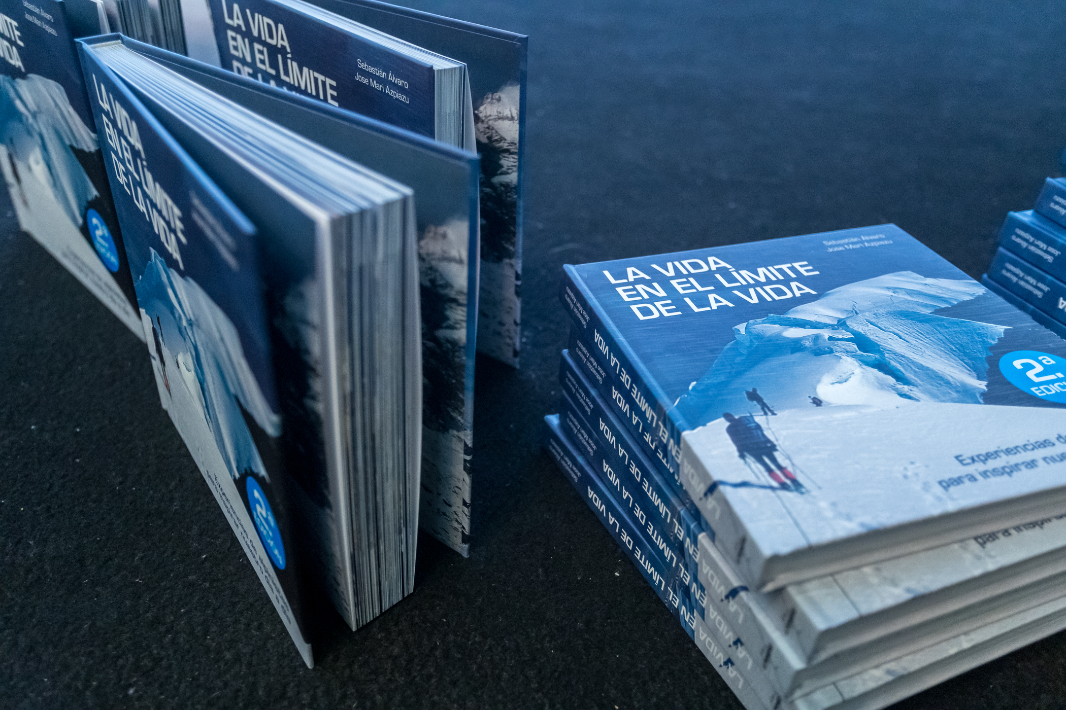 LA VIDA EN EL LÍMITE DE LA VIDA: conferencia y presentación de libro