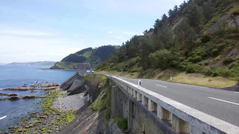 Proyecto de mejora de la carretera GI-638 y creación de paseo peatonal entre los PKs 1+200 y 3+610 (Deba-Mutriku)